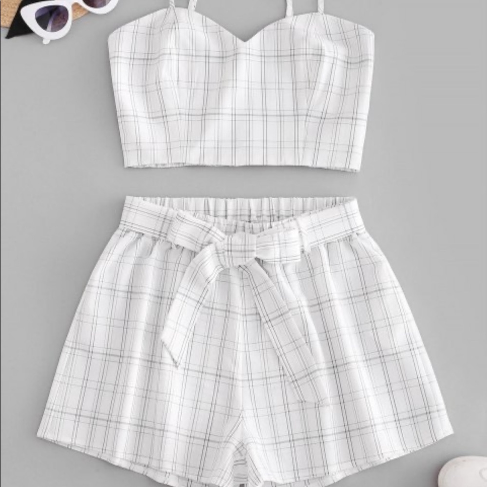 Plaid shorts set with belt!